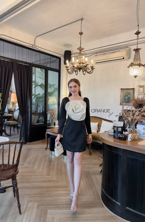 ORANGE JUICE White Rose Embellished Long Sleeves Mini Dress